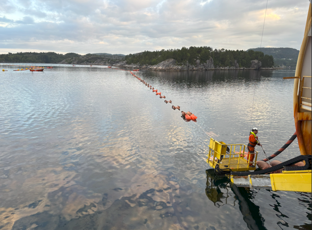 Kabellegging over Fensfjorden