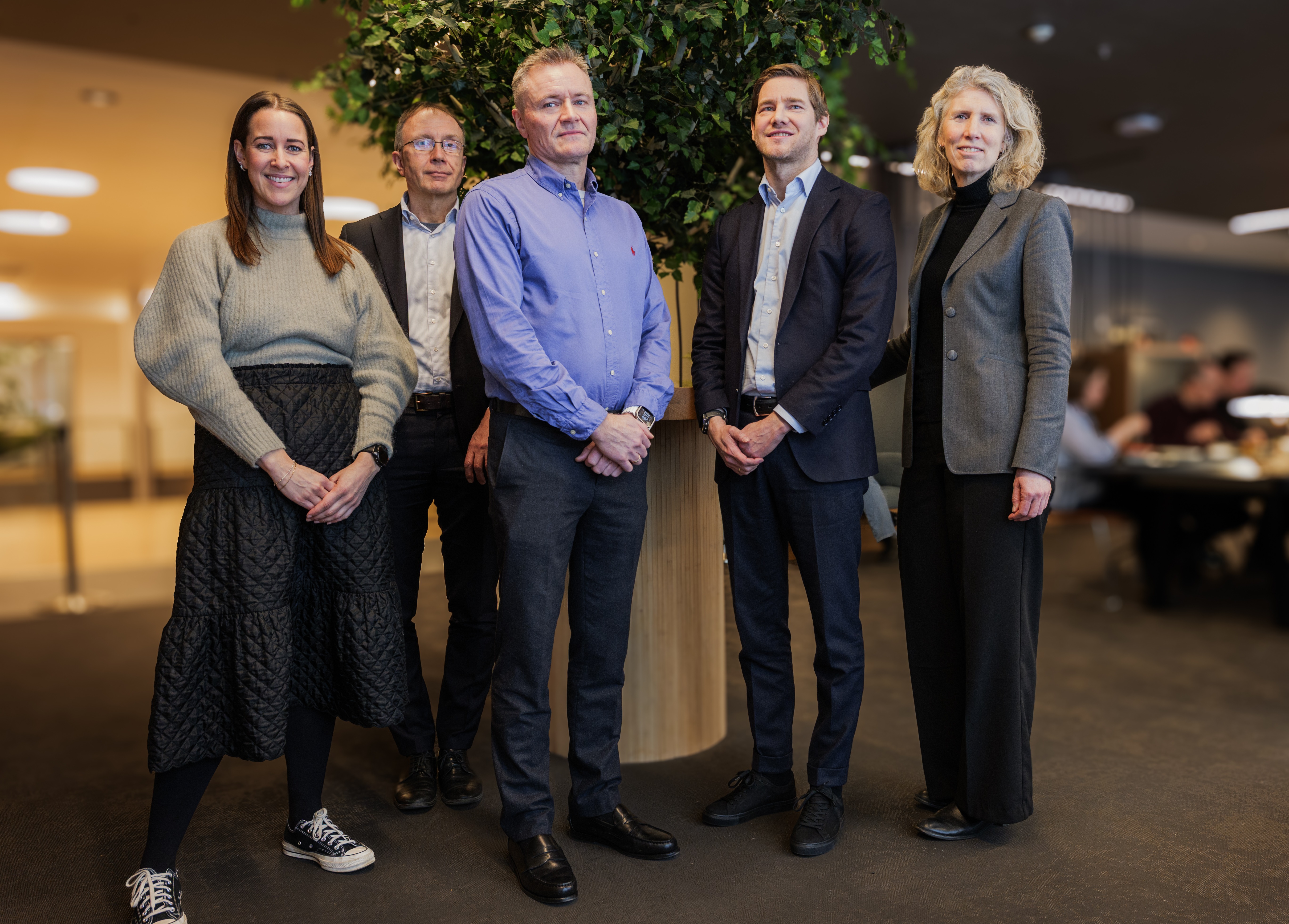 Ansatte i Statnett som er samlet i kontorlokalet.