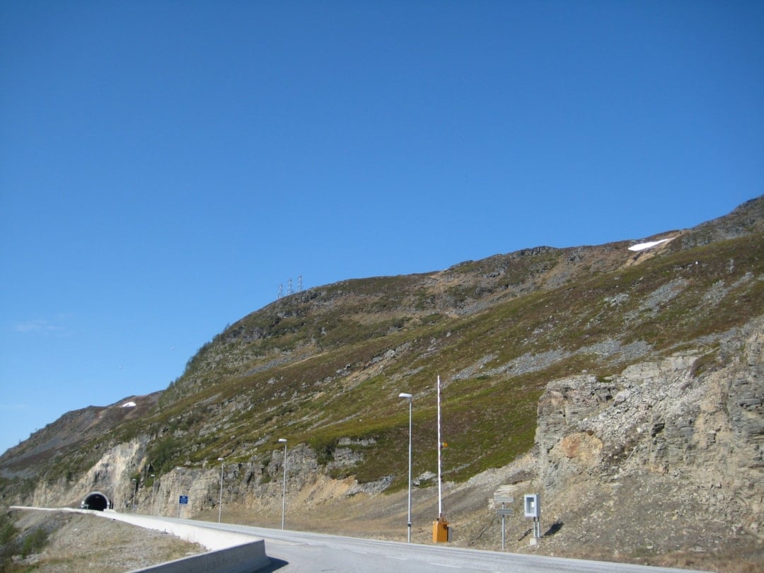 File:North side of former fish factory in Kvalsund, Hammerfest